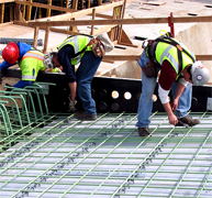 Scavi e costruzione strade urbane ed interurbane realizzati dal Gruppo Guido Costruzione che progetta, costruisce, gestisce cantieri edili a livello internazionale, il nostro dipartimento di ingegneria Edile conta con professionisti in ogni campo con esperienza pluriennale nella progettazione e realizzazione di opere edili tipo residenziale, impianti strutturale, costruzione ponti, progettazione gallerie, realizzazione scavi, strade, strutture per cantieri internazionali nonchè la impiantistica necessaria per opere edili a medio e lungo termine. Disegno e progettazione di architettura nella edilizia per residenze, ville, impianti industriali ed applicazioni di cantieri internazionali