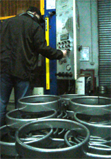 Production facilities with high technology machinery plants for beer kegs manufacturing, food and beverage containers produced for international applications, Italian stainless steel products manufacturer offers stainless steel beverage and Beer Kegs, wine containers, oil and other food containers produced with stainless steel. "Keg beer" is used for beer served from a pressurized keg, Stainless steel containers and products made in Italy for the food and beverage worldwide industrial distribution, Euro, DIN, IPB, IPS, IPT, IPM, UK 100 kegs standard as normal production products in Stainless steel AISI 304