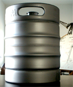 KEGS per birra personalizzati con vostro marchio e con standard internazionali Contenitori in acciaio inossidabile per birra chiamati kegs, contenitori per olio di oliva, contenitori per vino ed altri alimenti in acciaio inossidabile, produzione industriale dell' acciaio inossidabile contenitori di birra (kegs) serbatoi per alimenti e bevande, contenitori domestici e industriali per vino ed olio prodotti in "acciaio inox". Professionalità e tecnologia il binomio perfetto per ogni contenitore di birra pressurizzato (keg), Contenitori in acciaio inossidabile e prodotti per la grande distruzione nel mondo