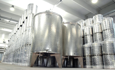 Produzione industriale in serie dei nostri Contenitori per vino anche personalizzati con vostro marchio e con standard internazionali Contenitori in acciaio inossidabile per birra chiamati kegs, contenitori per olio di oliva, contenitori per vino ed altri alimenti in acciaio inossidabile, produzione industriale dell' acciaio inossidabile contenitori di birra (kegs) serbatoi per alimenti e bevande, contenitori domestici e industriali per vino ed olio prodotti in "acciaio inox". Professionalità e tecnologia il binomio perfetto per ogni contenitore di birra pressurizzato (keg), Contenitori in acciaio inossidabile e prodotti per la grande distruzione nel mondo