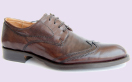 Scarpa classica da uomo in pelle, disegnati dai nostri disegnatori Italiani, la pelle e totalmente conciata e prodotta in Italia, con piu di 20 anni di esperienza producendo per marchi Italiani importanti, coordinando con i disegnatori ogni particolare delle scarpe uomo e donna ora siamo in grado di offrire al mercato delle calzature i Migliori prodotti uomo e donna con il made in Italy richiesto dal mercato