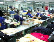 Maglieria Italiana, alta moda fatta da Maglieria del Conte moda uomo prodotti esclusivamente in Italia da Trimplex magliette classiche, casual e moda uomo Italiana. Offriamo Prezzi di Fabbrica collezioni d' alta qualita' e magliette moda Italiana CERCHIAMO DISTRIBUTORI