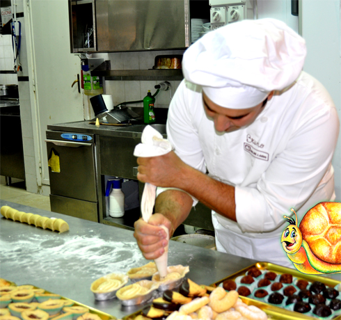 Handmade traditional Pastry made in Italy to your own Stuzzicando Franchise business, we offer Made in Italy traditional pastry products to create a fast food restaurant business in any city of the world, Stuzzicando manufacturer cooking equipment and made in Italy food ingredients to prepare the most traditional Italian dishes as bread, pizza, antipasti, spaghetti pasta, handmade meals, lasagna, risoto, ice cream, coffee, italian beer and more for your complete Stuzzicando food restaurant business... we are looking for partners and investors in USA, Germany, England, Netherland, Middle East, China, Japan, Spain, Belgium, Austria, Poland, Argentina, Brazil food investors