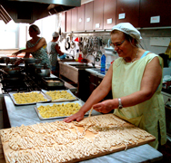 Cucina fatta in casa rigorosamente Salentina... solo con noi nel cuore del Salento a Santa Maria al Bagno Nardo Lecce, offre il meglio della cucina mediterranea, e comfort per le tue vacanze... Camere singole, doppie, famigliare con bagno interno, ristorante, bar, tutti i comfort per un soggiorno perfetto nel Salento... di fronte al mare con una vista su Gallipoli e lo Ionio solo per Voi, grande parcheggio custodito,.... PRENOTA ORA