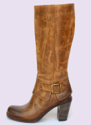 Leather boot women shoes manufacturer, the best Italian leather shoes and made in Italy design to produce the Donianna shoes, classic and casual women shoes leather boots manufacturing distributors, leather classic and casual men shoes and a collection of men boots for wholesale shoe distributors in France, Germany, England, USA, Canada, China, Saudi Arabia, Mexico, Latin America... and the most important shoemaker market business to business industry